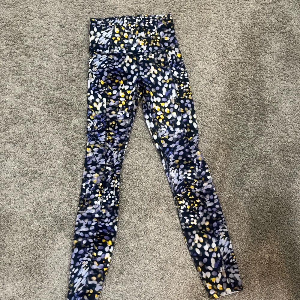 Lululemon leggings with pockets